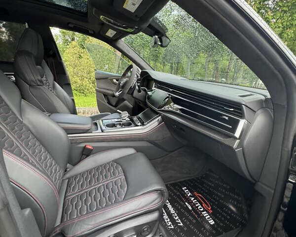 Чорний Ауді RS Q8, об'ємом двигуна 4 л та пробігом 90 тис. км за 89999 $, фото 22 на Automoto.ua