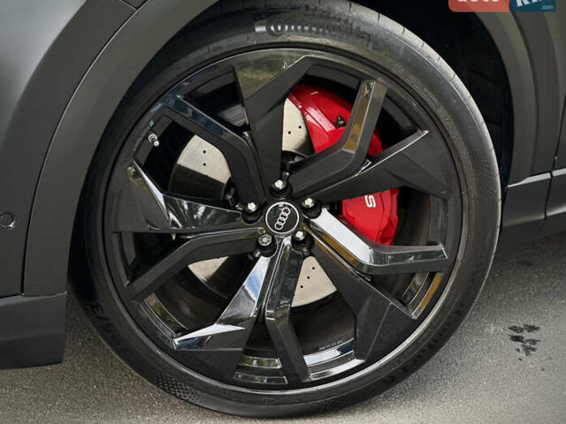Ауді RS Q8 2021 у Чернігові на Automoto.ua Чорний Ауді RS Q8, об'ємом двигуна 4 л та пробігом 58 тис. км за 120000 $, фото 18 на Automoto.ua