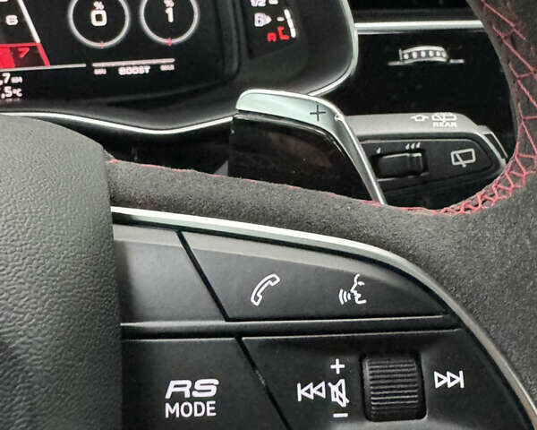 Чорний Ауді RS Q8, об'ємом двигуна 4 л та пробігом 90 тис. км за 89999 $, фото 88 на Automoto.ua