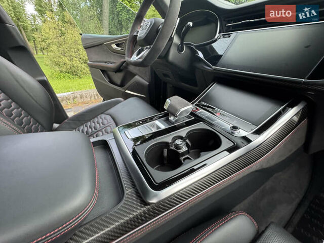 Чорний Ауді RS Q8, об'ємом двигуна 4 л та пробігом 90 тис. км за 89999 $, фото 31 на Automoto.ua