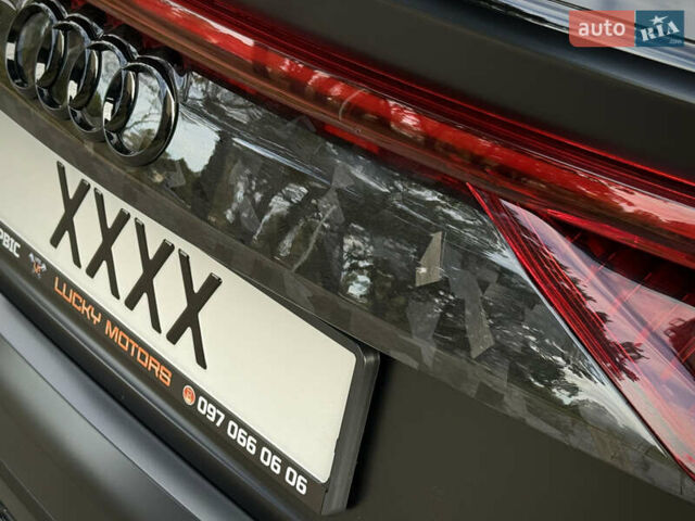 Ауді RS Q8 2021 у Чернігові на Automoto.ua Чорний Ауді RS Q8, об'ємом двигуна 4 л та пробігом 58 тис. км за 120000 $, фото 12 на Automoto.ua