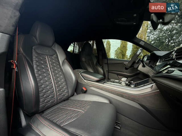 Ауді RS Q8 2021 у Чернігові на Automoto.ua Чорний Ауді RS Q8, об'ємом двигуна 4 л та пробігом 58 тис. км за 120000 $, фото 39 на Automoto.ua