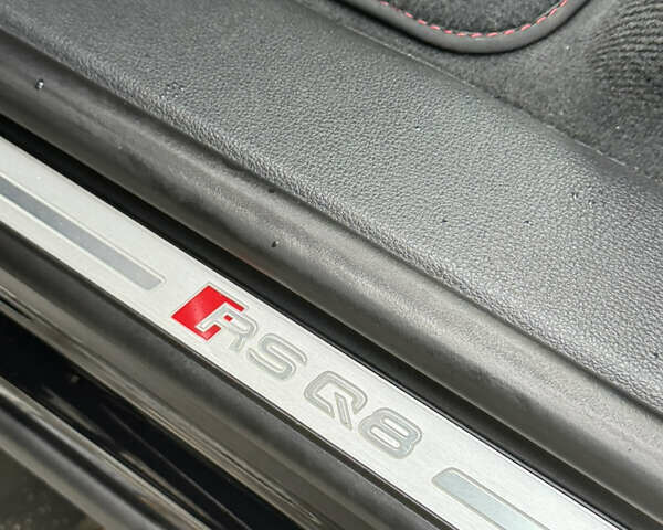 Чорний Ауді RS Q8, об'ємом двигуна 4 л та пробігом 90 тис. км за 89999 $, фото 59 на Automoto.ua