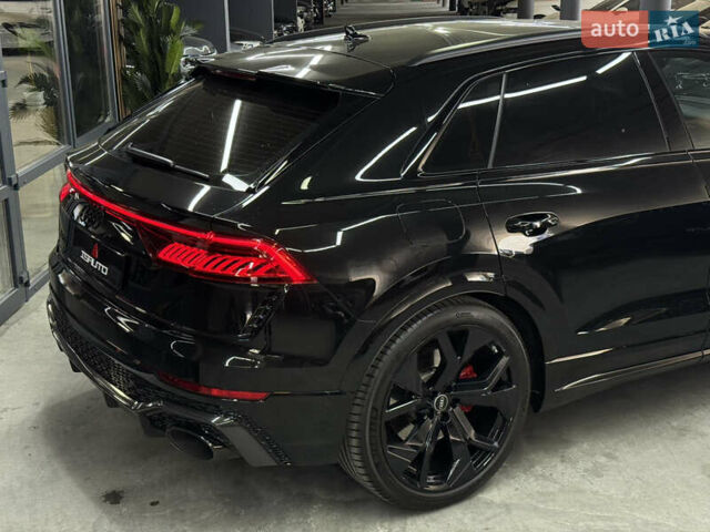 Чорний Ауді RS Q8, об'ємом двигуна 4 л та пробігом 55 тис. км за 99500 $, фото 16 на Automoto.ua