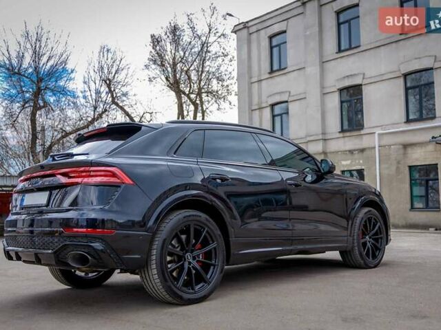 Черный Ауди RS Q8, объемом двигателя 4 л и пробегом 44 тыс. км за 115000 $, фото 4 на Automoto.ua