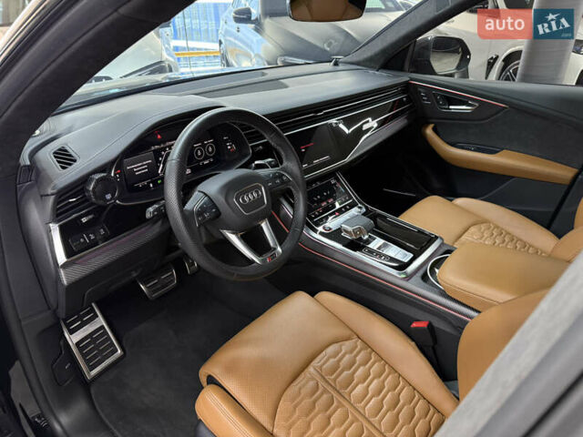 Чорний Ауді RS Q8, об'ємом двигуна 4 л та пробігом 55 тис. км за 99500 $, фото 21 на Automoto.ua