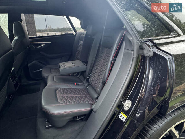 Чорний Ауді RS Q8, об'ємом двигуна 4 л та пробігом 90 тис. км за 89999 $, фото 54 на Automoto.ua