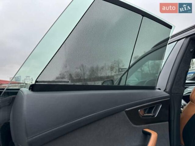 Чорний Ауді RS Q8, об'ємом двигуна 4 л та пробігом 45 тис. км за 99900 $, фото 56 на Automoto.ua