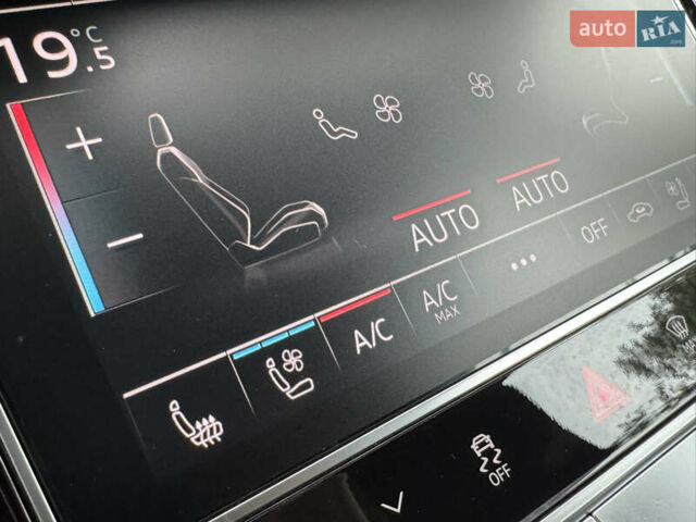 Чорний Ауді RS Q8, об'ємом двигуна 4 л та пробігом 90 тис. км за 89999 $, фото 86 на Automoto.ua