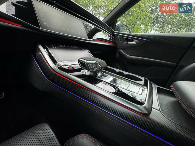 Чорний Ауді RS Q8, об'ємом двигуна 4 л та пробігом 90 тис. км за 89999 $, фото 81 на Automoto.ua