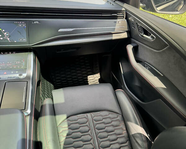 Чорний Ауді RS Q8, об'ємом двигуна 4 л та пробігом 24 тис. км за 127000 $, фото 45 на Automoto.ua