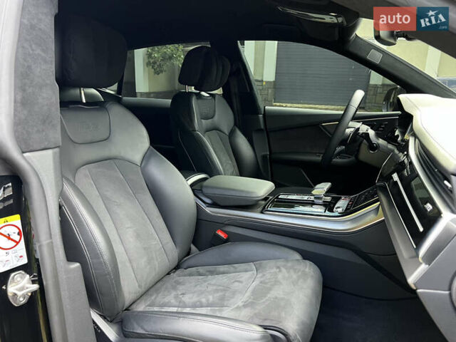 Чорний Ауді RS Q8, об'ємом двигуна 4 л та пробігом 18 тис. км за 117000 $, фото 17 на Automoto.ua