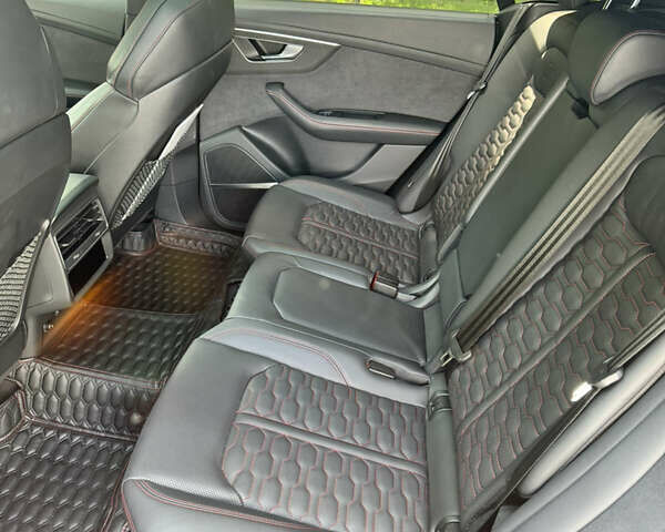 Чорний Ауді RS Q8, об'ємом двигуна 4 л та пробігом 24 тис. км за 127000 $, фото 51 на Automoto.ua