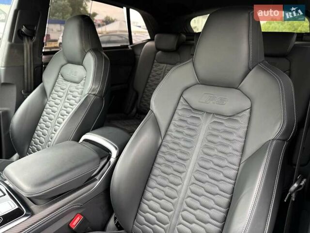 Чорний Ауді RS Q8, об'ємом двигуна 4 л та пробігом 37 тис. км за 125500 $, фото 58 на Automoto.ua