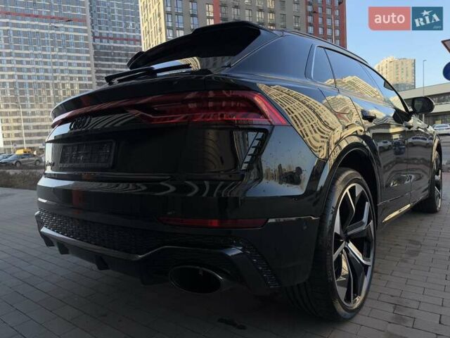 Чорний Ауді RS Q8, об'ємом двигуна 4 л та пробігом 13 тис. км за 139333 $, фото 6 на Automoto.ua