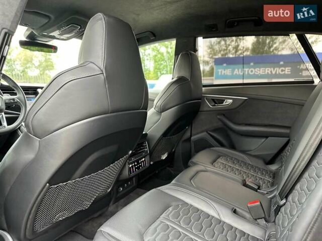 Чорний Ауді RS Q8, об'ємом двигуна 4 л та пробігом 37 тис. км за 125500 $, фото 59 на Automoto.ua