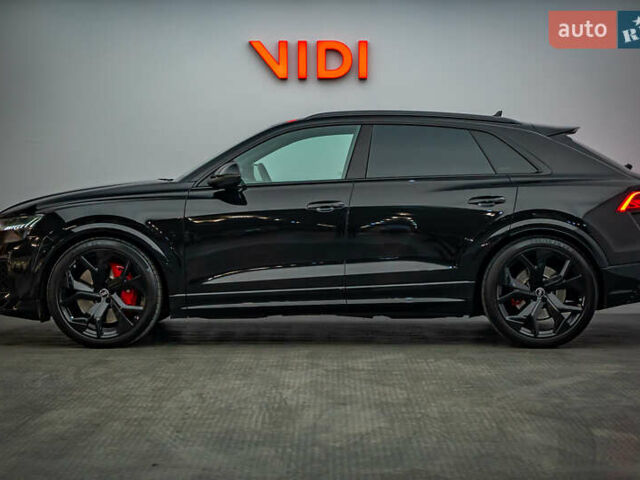 Чорний Ауді RS Q8, об'ємом двигуна 4 л та пробігом 69 тис. км за 106634 $, фото 4 на Automoto.ua
