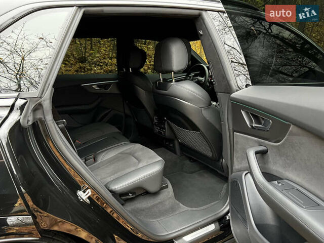 Черный Ауди RS Q8, объемом двигателя 4 л и пробегом 19 тыс. км за 108500 $, фото 19 на Automoto.ua