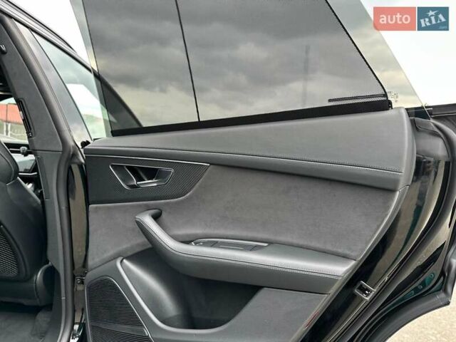 Чорний Ауді RS Q8, об'ємом двигуна 4 л та пробігом 37 тис. км за 125500 $, фото 73 на Automoto.ua