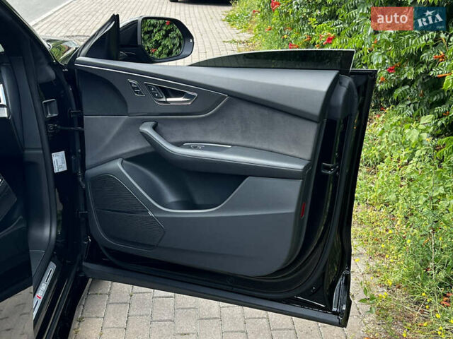 Чорний Ауді RS Q8, об'ємом двигуна 4 л та пробігом 18 тис. км за 117000 $, фото 18 на Automoto.ua