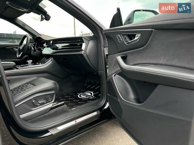 Чорний Ауді RS Q8, об'ємом двигуна 4 л та пробігом 37 тис. км за 125500 $, фото 64 на Automoto.ua
