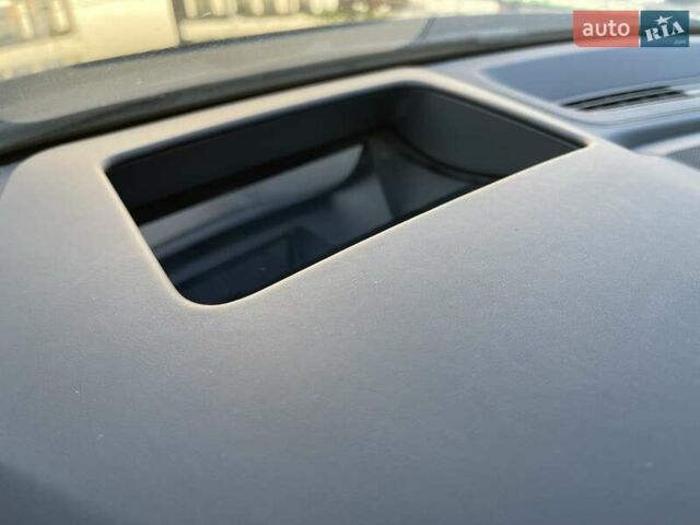 Чорний Ауді RS Q8, об'ємом двигуна 4 л та пробігом 34 тис. км за 118000 $, фото 33 на Automoto.ua