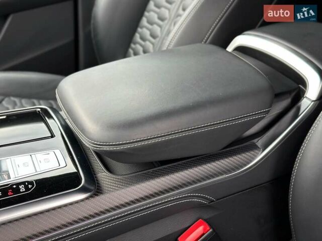 Чорний Ауді RS Q8, об'ємом двигуна 4 л та пробігом 37 тис. км за 125500 $, фото 55 на Automoto.ua