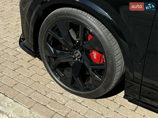 Ауді RS Q8 2023 у Києві на Automoto.ua Чорний Ауді RS Q8, об'ємом двигуна 4 л та пробігом 18 тис. км за 108990 $, фото 28 на Automoto.ua