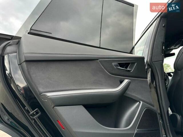 Чорний Ауді RS Q8, об'ємом двигуна 4 л та пробігом 37 тис. км за 125500 $, фото 57 на Automoto.ua