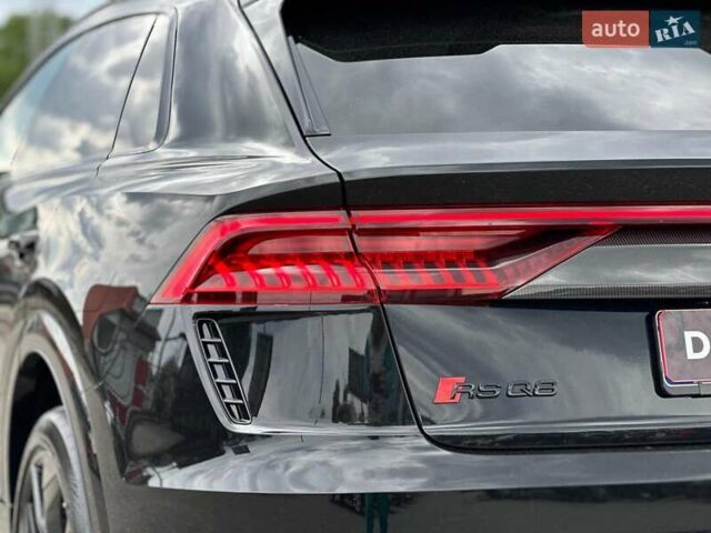 Чорний Ауді RS Q8, об'ємом двигуна 4 л та пробігом 37 тис. км за 125500 $, фото 17 на Automoto.ua
