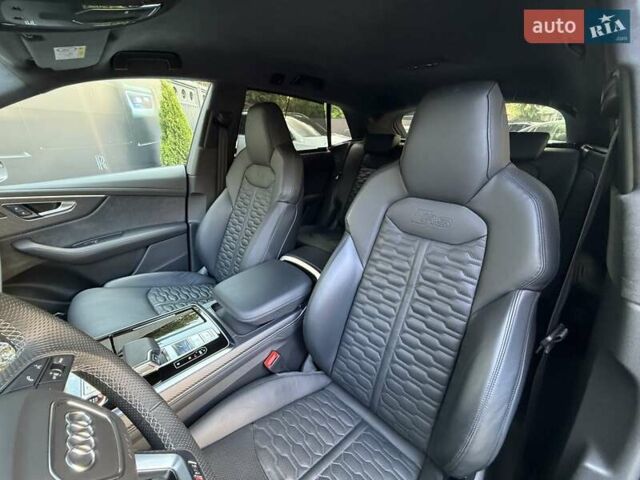 Чорний Ауді RS Q8, об'ємом двигуна 4 л та пробігом 34 тис. км за 118000 $, фото 43 на Automoto.ua