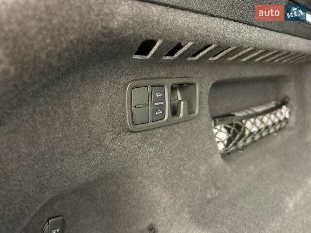 Чорний Ауді RS Q8, об'ємом двигуна 4 л та пробігом 37 тис. км за 125500 $, фото 39 на Automoto.ua