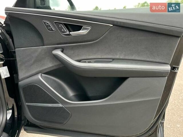 Чорний Ауді RS Q8, об'ємом двигуна 4 л та пробігом 37 тис. км за 125500 $, фото 62 на Automoto.ua