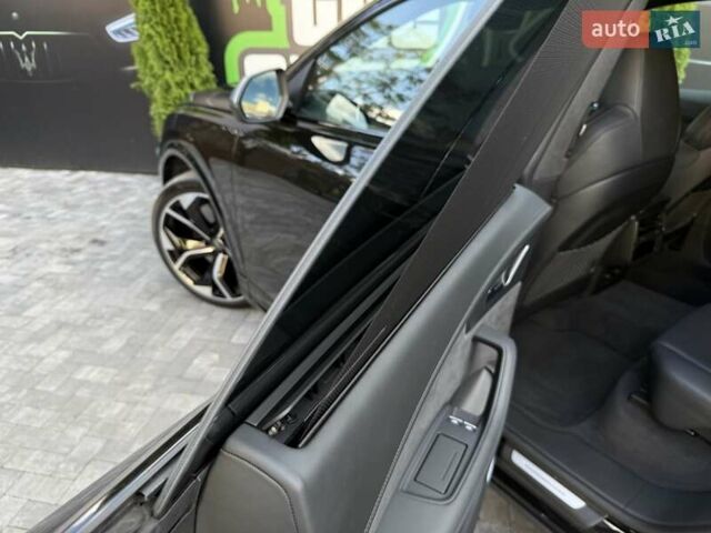 Черный Ауди RS Q8, объемом двигателя 4 л и пробегом 34 тыс. км за 122000 $, фото 44 на Automoto.ua
