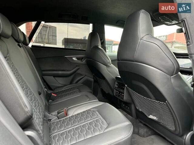Чорний Ауді RS Q8, об'ємом двигуна 4 л та пробігом 37 тис. км за 125500 $, фото 74 на Automoto.ua