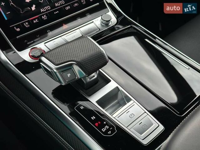 Чорний Ауді RS Q8, об'ємом двигуна 4 л та пробігом 37 тис. км за 125500 $, фото 90 на Automoto.ua
