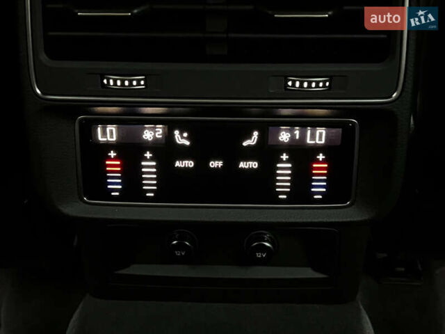 Черный Ауди RS Q8, объемом двигателя 4 л и пробегом 19 тыс. км за 108500 $, фото 20 на Automoto.ua