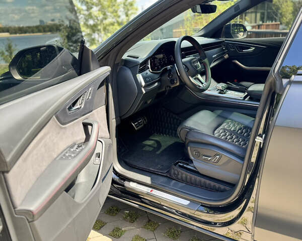 Чорний Ауді RS Q8, об'ємом двигуна 4 л та пробігом 24 тис. км за 127000 $, фото 34 на Automoto.ua