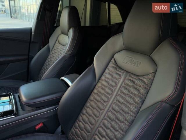 Чорний Ауді RS Q8, об'ємом двигуна 4 л та пробігом 13 тис. км за 139333 $, фото 22 на Automoto.ua