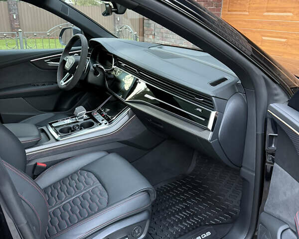 Чорний Ауді RS Q8, об'ємом двигуна 4 л та пробігом 17 тис. км за 103500 $, фото 11 на Automoto.ua