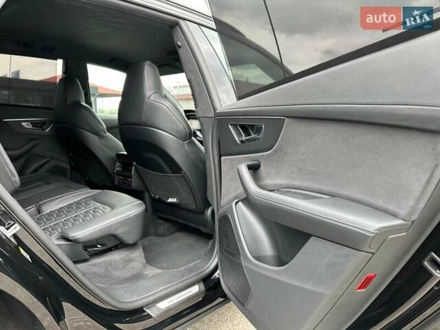 Чорний Ауді RS Q8, об'ємом двигуна 4 л та пробігом 37 тис. км за 125500 $, фото 68 на Automoto.ua