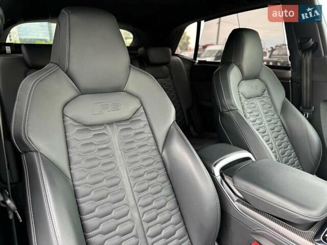 Чорний Ауді RS Q8, об'ємом двигуна 4 л та пробігом 37 тис. км за 125500 $, фото 71 на Automoto.ua