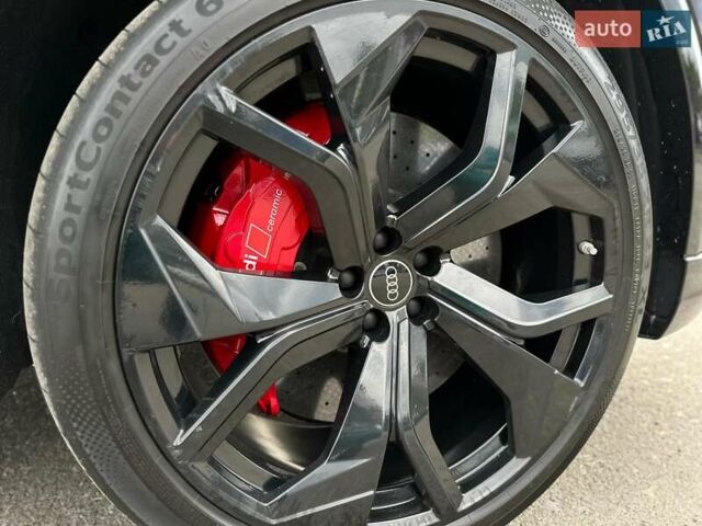 Чорний Ауді RS Q8, об'ємом двигуна 4 л та пробігом 37 тис. км за 125500 $, фото 6 на Automoto.ua