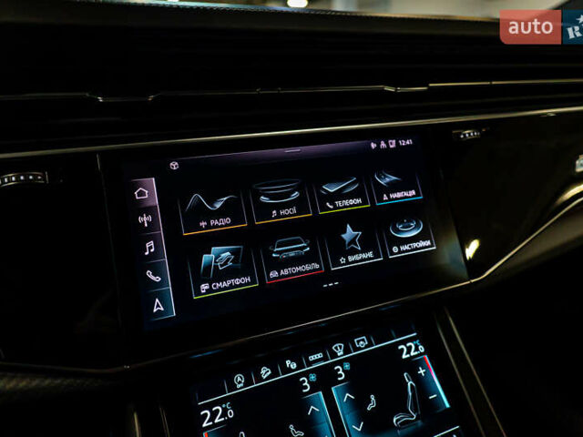 Чорний Ауді RS Q8, об'ємом двигуна 4 л та пробігом 69 тис. км за 106634 $, фото 15 на Automoto.ua