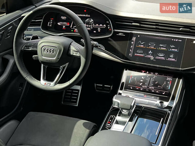 Чорний Ауді RS Q8, об'ємом двигуна 4 л та пробігом 18 тис. км за 117000 $, фото 22 на Automoto.ua