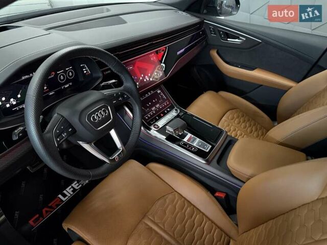 Чорний Ауді RS Q8, об'ємом двигуна 4 л та пробігом 9 тис. км за 153500 $, фото 42 на Automoto.ua