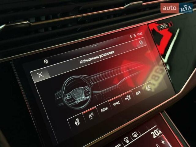 Чорний Ауді RS Q8, об'ємом двигуна 4 л та пробігом 9 тис. км за 153500 $, фото 44 на Automoto.ua