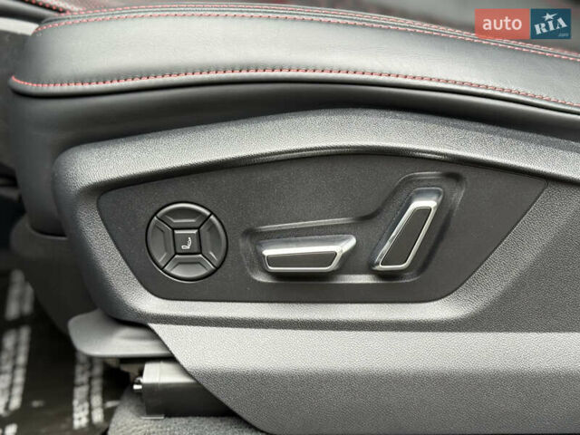 Чорний Ауді RS Q8, об'ємом двигуна 4 л та пробігом 12 тис. км за 170000 $, фото 46 на Automoto.ua