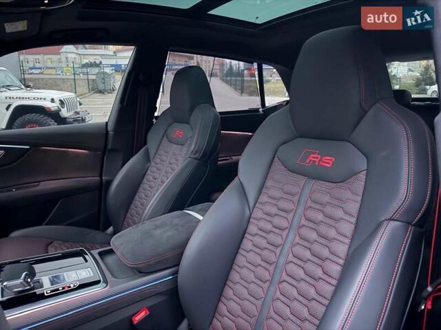 Черный Ауди RS Q8, объемом двигателя 4 л и пробегом 19 тыс. км за 188222 $, фото 13 на Automoto.ua