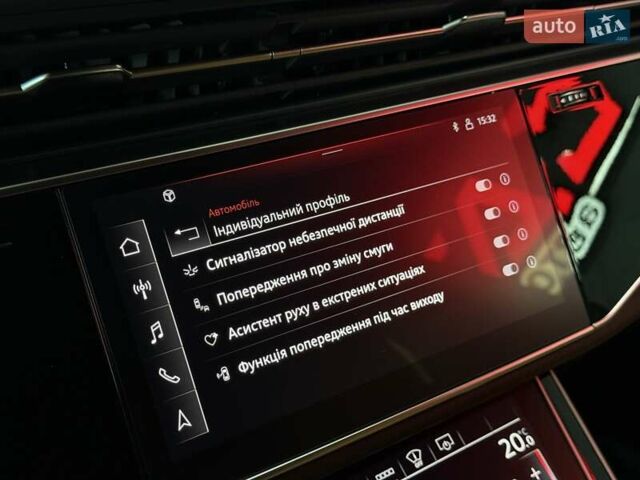 Чорний Ауді RS Q8, об'ємом двигуна 4 л та пробігом 9 тис. км за 153500 $, фото 43 на Automoto.ua